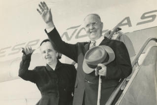 La gallega Carolina Casal y su esposo Prudencio Unanue, de viaje