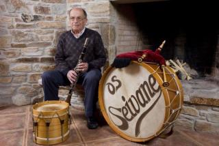 Xosé Manuel Seivane Rivas, nunha imaxe tomada no seu taller de Cecebre en abril de 2010. / XURXO LOBATO. 