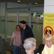 Imaxe da chegada ao aeroporto compostelán de Lavacolla das e dos participantes de 'Reencontros na Casa 2016' procedentes do Uruguai