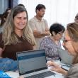 Feiras de emprego no exterior en São Paulo e Salvador de Bahía.