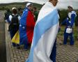 Cerca de 600 jóvenes de Latinoamérica, Europa y Australia hicieron el último tramo del Camino de Santiago llevando banderas de Galicia y de diferentes países suramericanos.