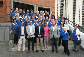 Miranda lembra a importancia de dar prioridade ao investimento social na súa visita á Hermandad Gallega de Venezuela