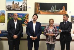 Miranda inaugura “Paisaxes de Galicia”, unha exposición que achega as e os emigrantes galegos en Brasil aos seus lugares de orixe
