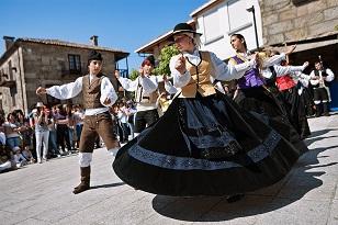Obradoiros de folclore galego do Centro Galego de Barcelona