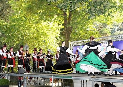 Obradoiros de danzas e instrumentos tradicionais galegos e curso de cociña galega, en Bos Aires