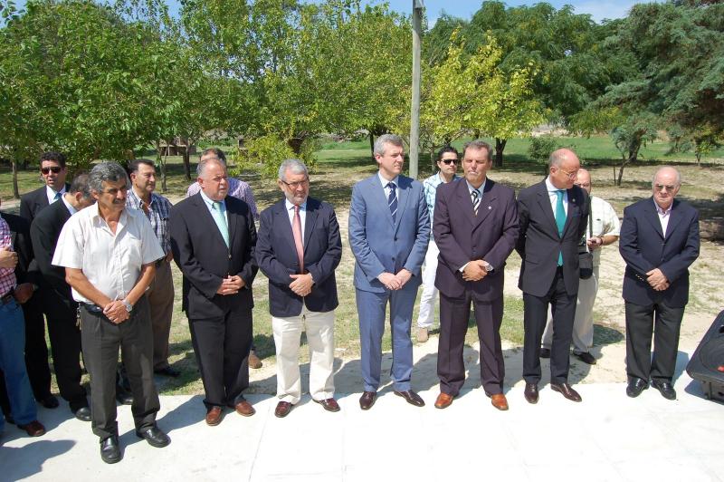 O conselleiro de Presidencia, Administracións Públicas e Xustiza, Alfonso Rueda, e o secretario xeral de Emigración, Santiago Camba, inauguraron na mañá de onte o Centro de Rehabilitación Cardíaca do Centro Gallego de Montevideo (Uruguai)