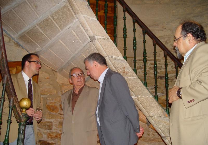 Ángel Lorenzo visitando el convento de Sano Domingos de Bonaval Ángel Lorenzo visitando el convento de Sano Domingos de Bonaval