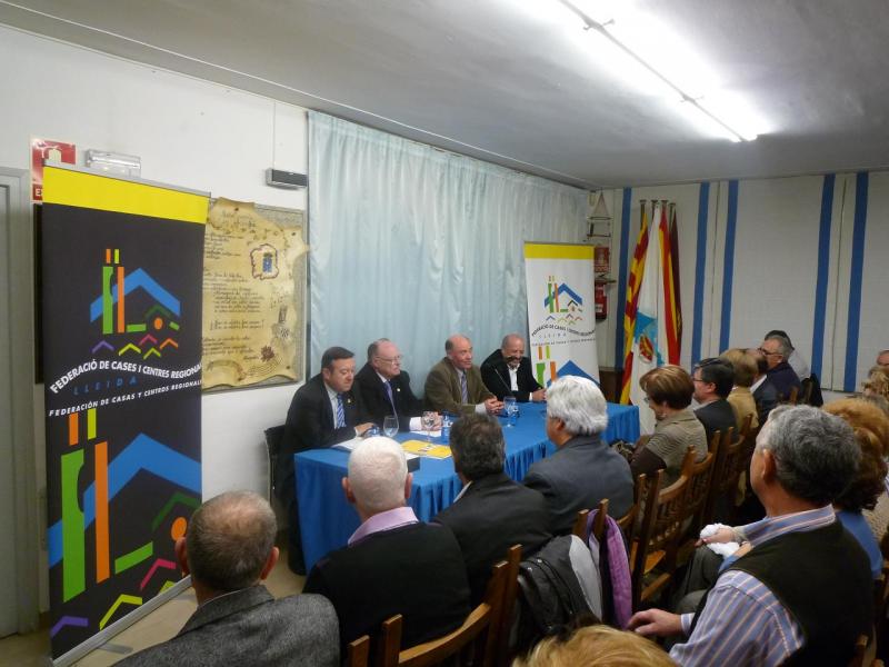 A conferencia, á que asistiu numeroso público, levaba por título 'A Galicia de hoxe e os galegos no mundo'. Foto: Juan Rodríguez
