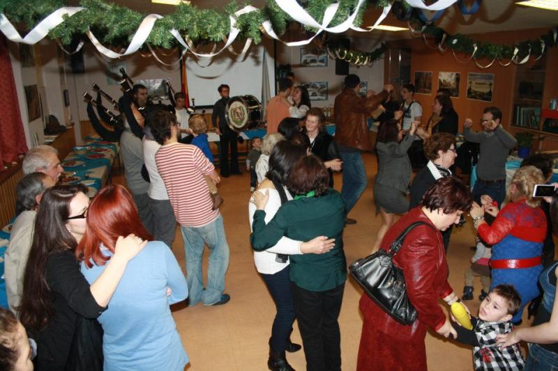 El público asistente bailó al son de la musica tradicional gallega. Foto: Alejandra Plaza.