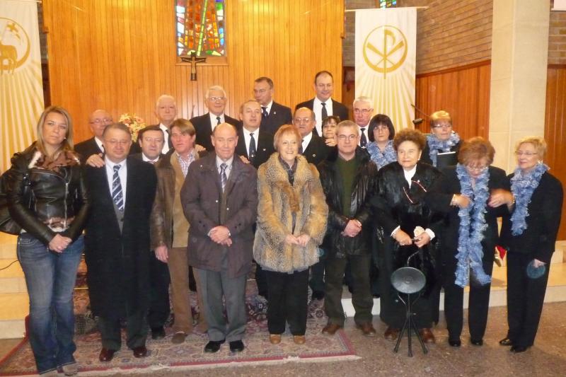 O Coro Cengallei cantou na misa celebrada o domingo 10 na igrexa de Sant Jaume.