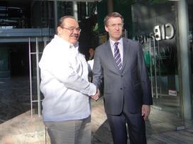 El presidente de la Xunta, en el encuentro que mantuvo con el ministro de Desarrollo Agrario de México. El presidente de la Xunta, en el encuentro que mantuvo con el ministro de Desarrollo Agrario de México.