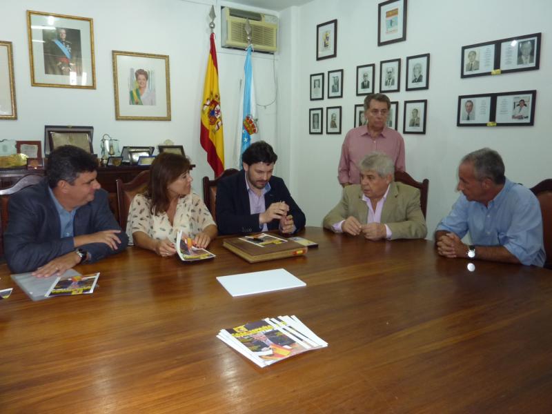 Beatriz Mato y Antonio Rodríguez Miranda en la visita a la Casa de España 