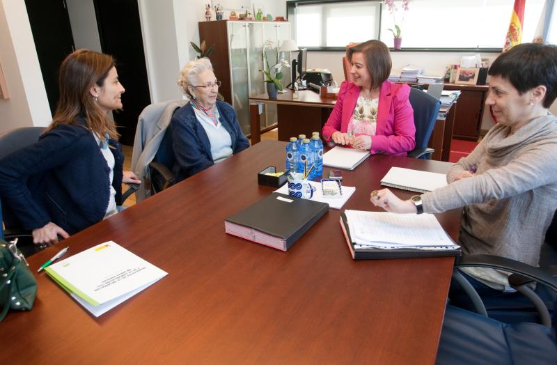 La secretaria xeral da Igualdade se reunió con la presidenta de la Asociación sociocultural Formación e Emprego. Foto:Ana Varela