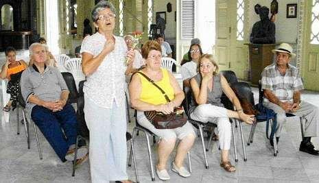 Imagen del acto celebrado en el antiguo palacio del Centro Gallego de La Habana. Foto: La Voz de Galicia. 
