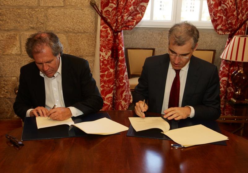 El conselleiro de Economía e Industria firmó un convenio de colaboración con el ministro uruguayo de Industria. Foto: C. Paz 