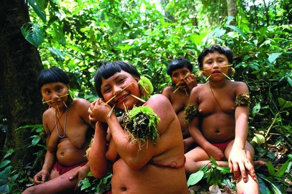 Mulleres Yanomami. Foto:  Cidade da Cultura de Galicia