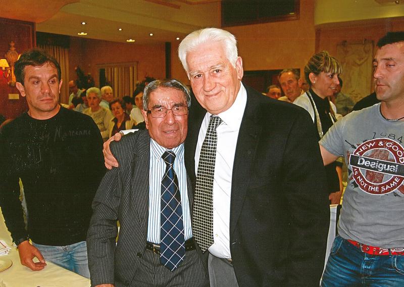 Eloy Fernández, ex-presidente da Casa de Galicia de Ponferrada, con José Ignacio Paz Bouza