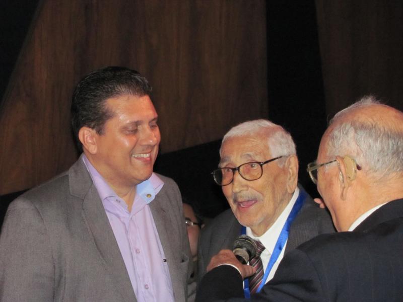 No acto de aniversario aproveitouse para homenaxear a Manuel Cima Dura e Benjamin Martínez Casales, destacadas figuras da colectividade en Salvador  