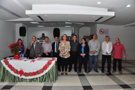 A Xunta Directiva da Hermandad Gallega de Venezuela celebra anualmente esta Festa de Nadal na que recoñece os anos de servizo do persoal laboral da entidade. 