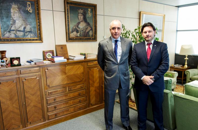 O secretario xeral da Emigración, Antonio Rodríguez Miranda, e o director xeral para Iberoamérica, Pablo Gómez de Olea, durante a reunión celebrada no Ministerio de Asuntos Exteriores e de Cooperación