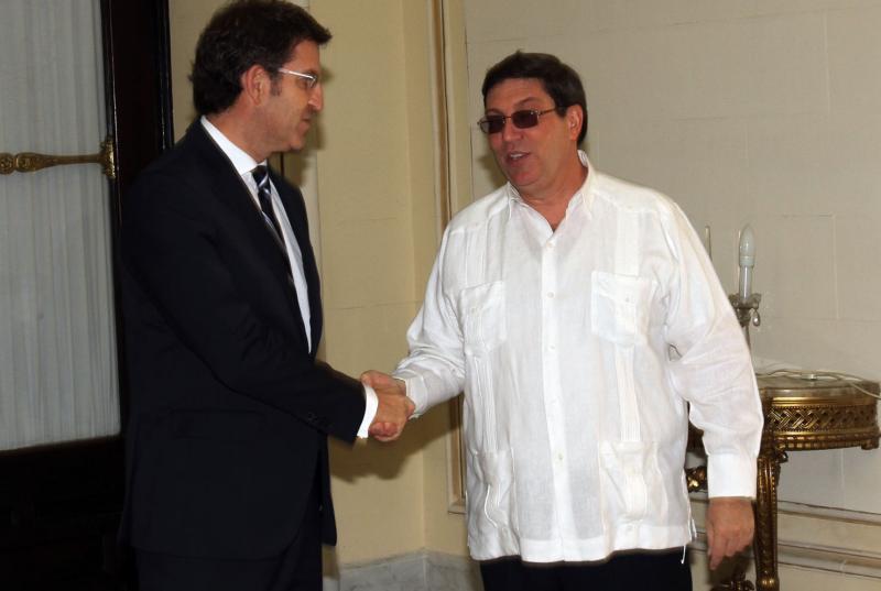 Alberto Núñez Feijóo, con el vicepresidente del Consejo de Estado y del Consejo de Ministros de Cuba, Miguel Díaz Canel