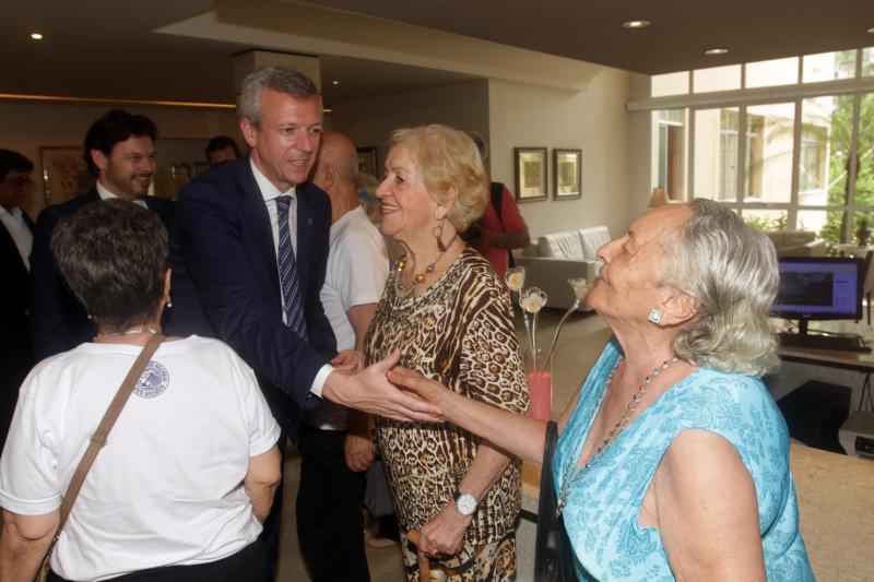 O vicepresidente da Xunta, Alfonso Rueda, visitou a Sociedade de Recreio dos Anciaos para Asilo da Velhice Desamparada 