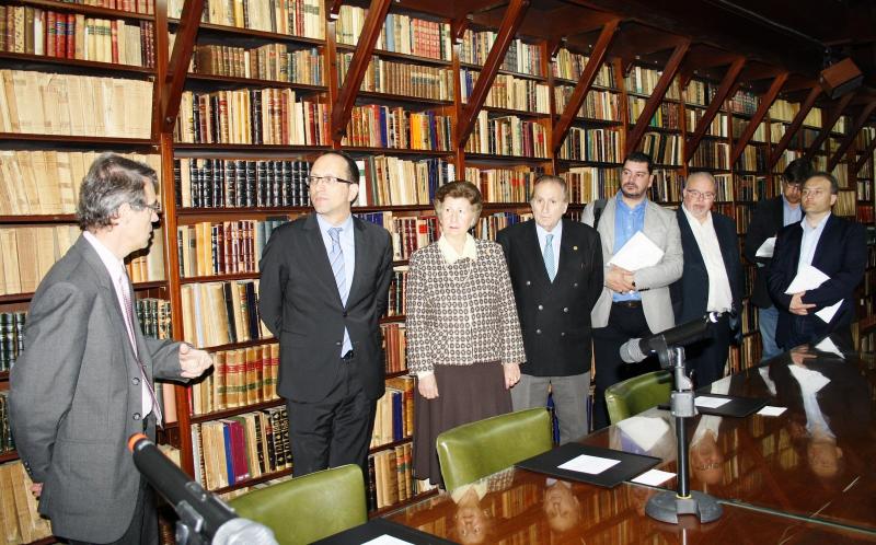 A Consellería de Cultura, Educación e Ordenación Universitaria, representada polo seu secretario xeral de Cultura, Anxo Lorenzo, realizou unha visita institucional á Academia Arxentina de Letras 