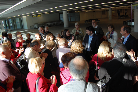 El secretario xeral da Emigración recibió a las y los participantes en el programa 'Reencontros na Casa 2014' que llegaron esta mañana a Santiago de Compostela