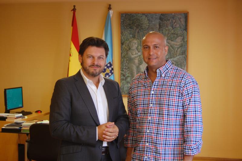 En la imagen, Miranda con Ricardo Santos, miembro del Centro Gallego de Maracaibo