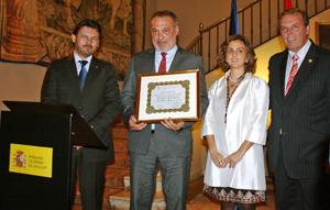O embaixador Roberto Varela foi nomeado presidente honorario do Centro Galego.