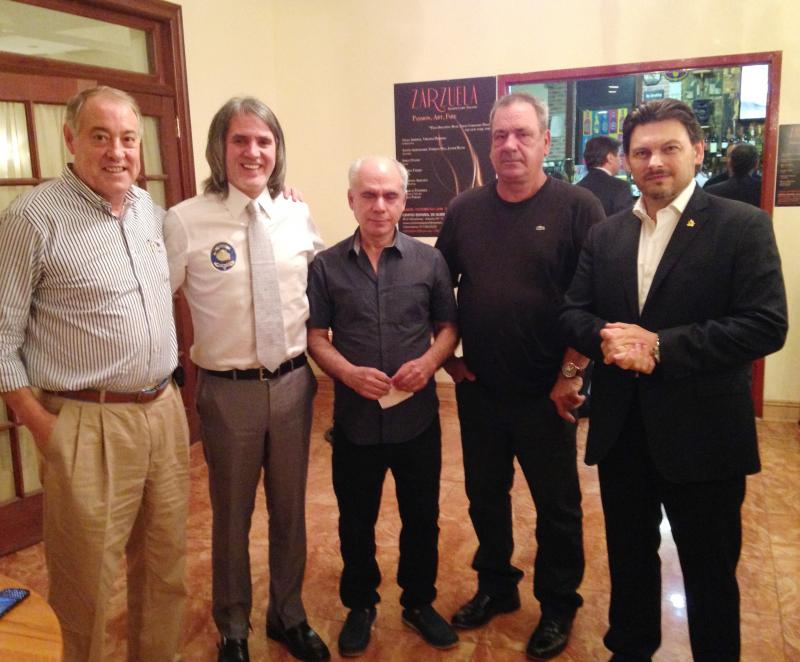 En la imagen, el secretario xeral da Emigración durante su visita al Círculo Español, entidad fundada en 1979 en el distrito de Queens