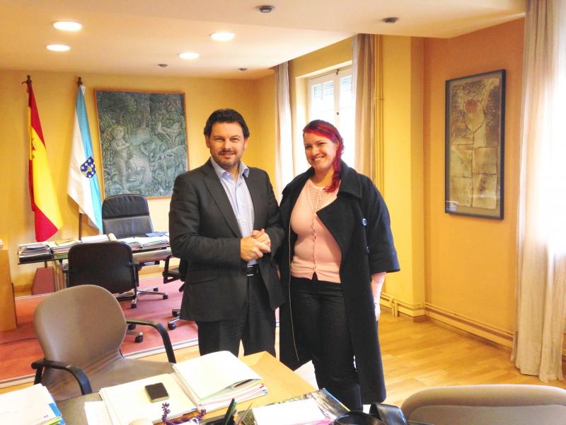 Miranda durante su reunión con la arousana Luna Rivas, secretaria del Centro Gallego de Montreal