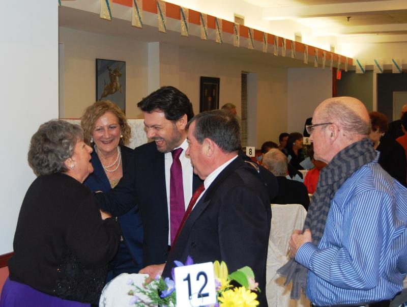 Imaxe da xuntanza do secretario xeral da Emigración coa colectividade galega en Toronto