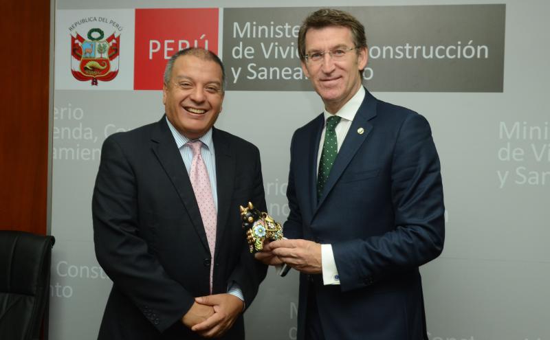 El titular de la Xunta ha iniciado hoy su visita a Perú con una reunión con el ministro de Vivienda, Construcción y Saneamiento, Milton von Hesse 