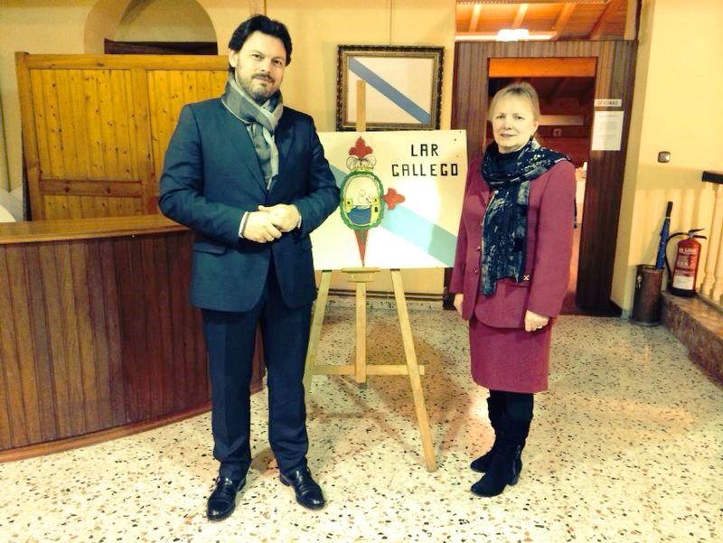 En la imagen, el secretario xeral da Emigración y Ana María Fernández Grela, presidenta de la entidad gallega en la ciudad asturiana En la imagen, el secretario xeral da Emigración y Ana María Fernández Grela, presidenta de la entidad gallega en la ciudad asturiana