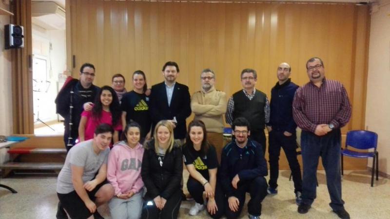 El secretario xeral da Emigración con integrantes de la entidad gallega en Santa Coloma de Gramenet