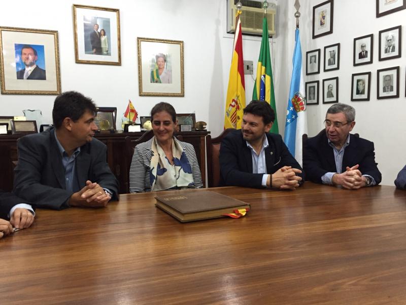 Reunión na Casa de España coa súaa directiva. Alexandre Bouzon (Presidente), Celsa Nuño (Consul Xeral), Antonio Rodríguez Miranda e Pablo Figueroa