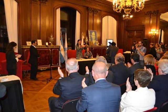 A presidenta do Parlamento de Galicia, durante o acto no que foi distinguida como 'Hóspede de Honra' do Parlamento da Cidade Autónoma de Bos Aires