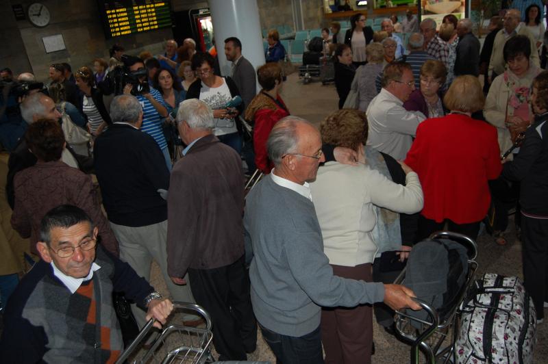 Imaxe da chegada das e dos participantes de Reencontros na Casa 2015, programa da Secretaría Xeral da Emigración