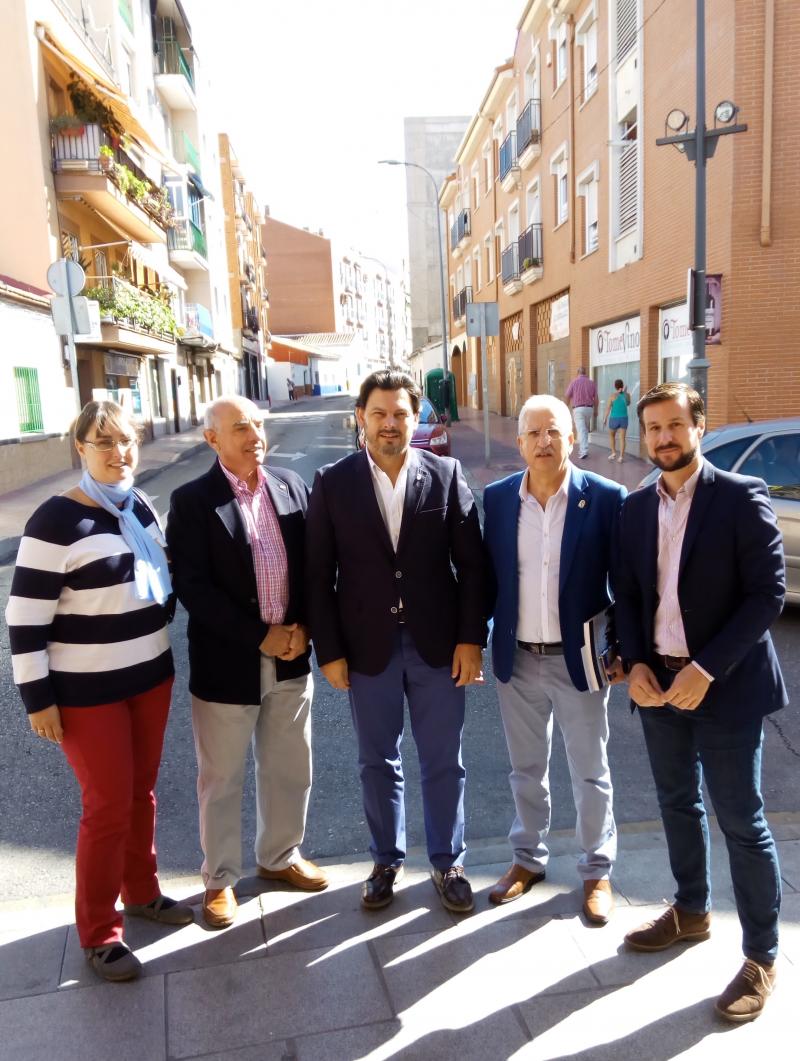 Miranda, con miembros del Centro Gallego de Móstoles