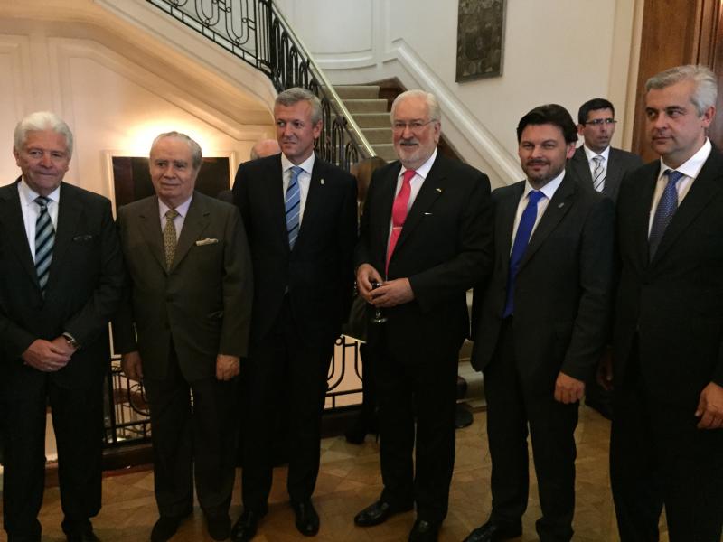 O vicepresidente da Xunta, Alfonso Rueda, e o  secretario xeral da Emigración, Antonio Rodríguez Miranda asistiron tamen á celebración do Día da Hispanidade na Embaixada de España en Bos Aires