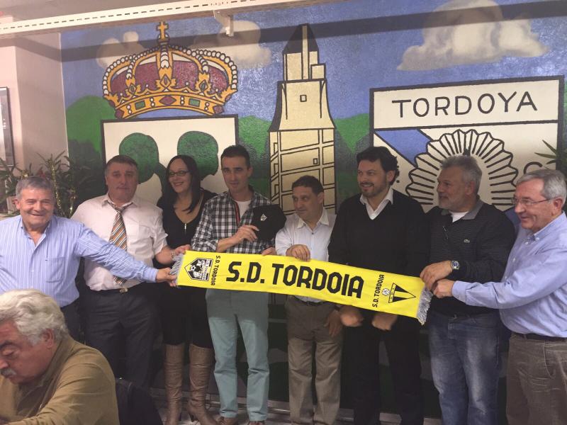 Imaxe da visita ao centro de Tordoia en Xenebra