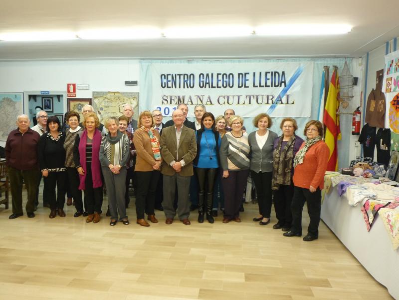 A Semana Cultural 2016 do Centro Galego de Lleida inaugurouse coa exposición das manualidades que realizou a Vogalía da Muller durante o curso.