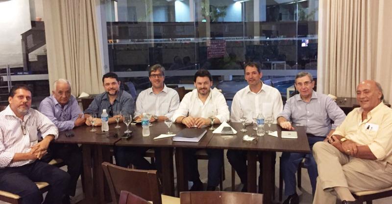Con Miranda se reunieron representantes del Galicia Esporte Clube, Centro Recreativo Uniâo do Rio Tea, Centro Espanhol y Asociación Cultural Caballeros de Santiago