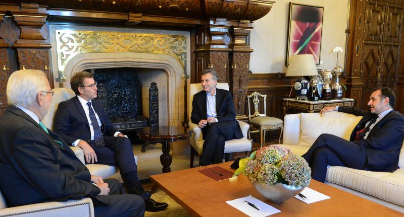  El titular de la Xunta mantuvo esta tarde una audiencia con el presidente de Argentina, Mauricio Macri, en la que también estuvieron presentes el secretario de Asuntos Estratégicos del país y el embajador de España