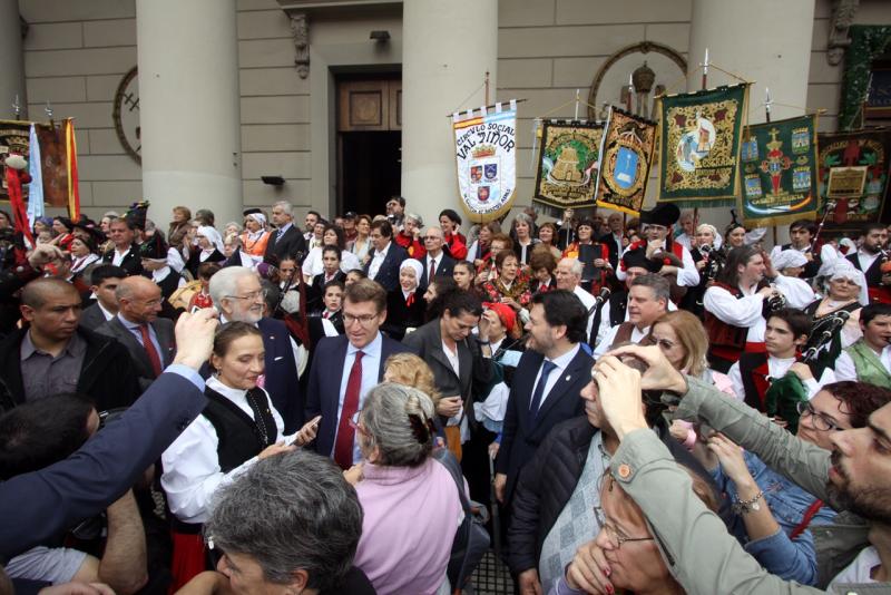 El titular de la Xunta asistió esta tarde a la celebración de la festividad 'Buenos Aires Celebra Galicia', que tuvo lugar en la avenida de Mayo de la capital argentina y en la que la colectividad gallega es la principal protagonista