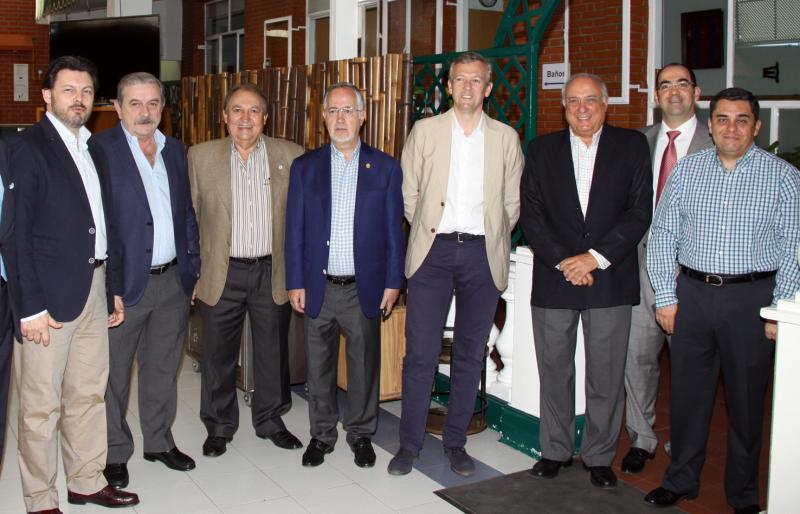 El vicepresidente de la Xunta, Alfonso Rueda y el secretario xeral da Emigración, Antonio Rodríguez Miranda visitaron ayer el Hospital Español de México