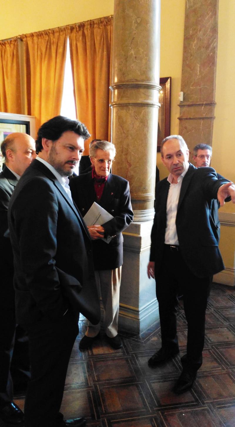 Antonio Rodríguez Miranda y Ramiro Cimadevila en la inauguración de la exposición del pintor estradense en el Centro Galego de Lisboa