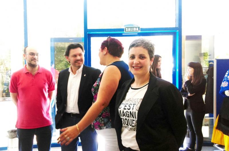 Miranda con socias y socios de la Casa Galega de Fuenlabrada