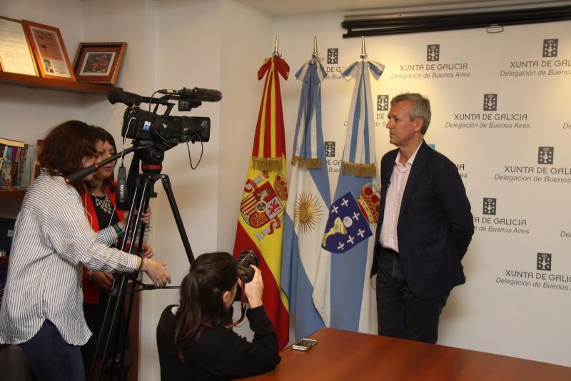 Rueda visita la Delegación de la Xunta en Buenos Aires